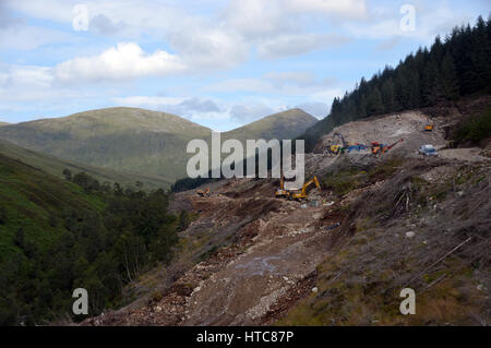 Constuction Site für ein Hydro Electric Schema im Gleann Cia-Aig auf dem Fußweg zu den schottischen Berg Corbett Meall Na h-Eilde, Schottisches Hochland. Stockfoto