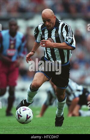 TEMUR KETSBAIA NEWCASTLE UNITED FC 7. August 1999 Stockfoto