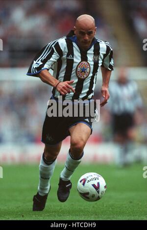 TEMUR KETSBAIA NEWCASTLE UNITED FC 7. August 1999 Stockfoto