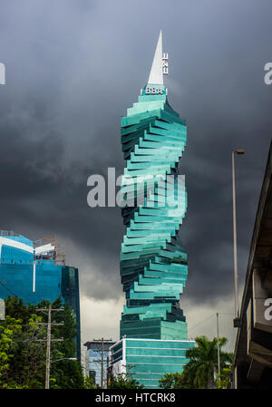 Der F&F Tower, früher bekannt als der Revolution Tower, steht 242.9 Meter hoch (797 Fuß). Es Hat Auszeichnungen Als Einer Der Top 10 Skycrapers In Der ... Stockfoto