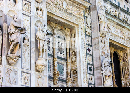 Der Certosa di Pavia, ein Kloster und komplex in der Lombardei, Norditalien, liegt 8 km nördlich von Pavia. 1396-1495 erbaut ist es eines der größten Stockfoto