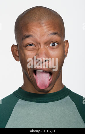 Porträt des jungen Erwachsenen afroamerikanische Mann Stockfoto