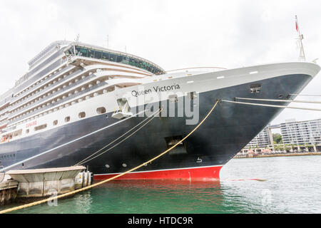 Sydney, Australien. 10. März 2017. Kreuzfahrtschiff von Cunard Queen Victoria betrieben liegt auf der Overseas Passenger Terminal in Sydneys Circular Quay. Bildnachweis: Martin Beere/Alamy Live News Stockfoto