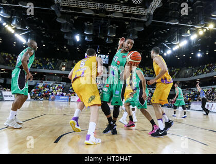 London, UK. 10. März 2017. Plymouth Raiders verlieren zu London Lions 88-99 bei Kupfer Box, Olympiapark. Wir danken Sie Carol Moir/AlamyLiveNews. Stockfoto