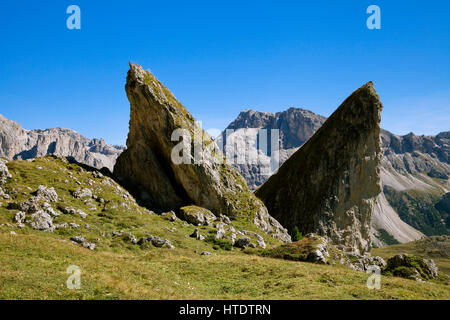 Riesige Felsen im Val di Gardena, Dolomiten, Italien Stockfoto