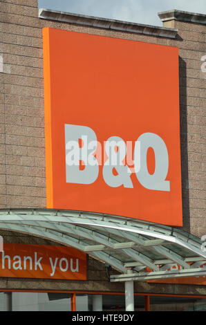 B und Q unterzeichnen, Friern Brücke Retail Park, London, UK. Stockfoto