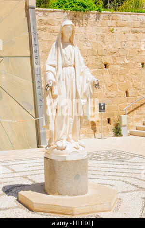 Eine Statue der Jungfrau Maria in der Kirche der Verkündigung in Nazareth, Israel Stockfoto