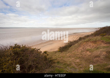 Über die Dee Mündung von der Klippe an der Thurstaston, Wirral Country Park, NW, UK Stockfoto