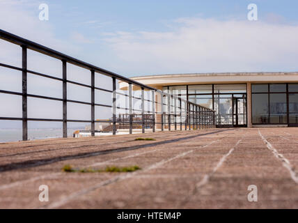 Die Dachterrasse im De La Warr Pavilion, Bexhill East Sussex Stockfoto