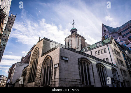 St. Olave Hart Street ist eine anglikanische Kirche in der City of London, gelegen an der Ecke der Straße Hart und brodelnden Lane in der Nähe von Fenchurch Street Stockfoto