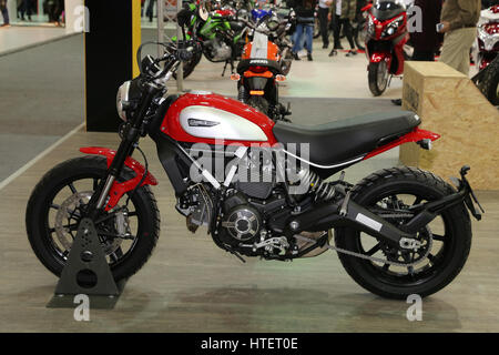 ISTANBUL, Türkei - 25. Februar 2017: Ducati Scrambler auf dem Display an Motobike Istanbul in Istanbul Exhibition Center Stockfoto