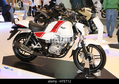 ISTANBUL, Türkei - 25. Februar 2017: Bajaj V15 auf dem Display an Motobike Istanbul in Istanbul Exhibition Center Stockfoto