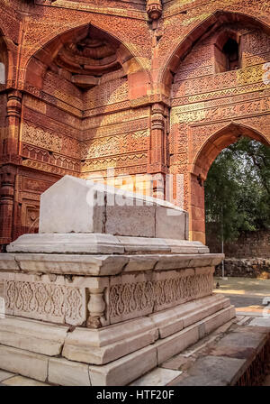 Iltutmish Grab auf dem Gelände des Qutb Minar - New Delhi, Indien Stockfoto