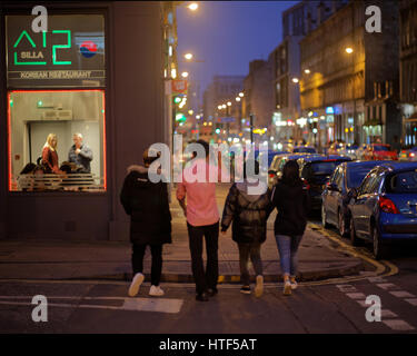 Glasgow finnieston Die gentrifizierten Gegend der Stadt Samstag Nacht street scene Stockfoto