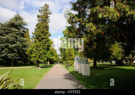 Grove House Gärten Gateway, Dunstable, Bedfordshire, sind einer der Dunstables beeindruckenden Gärten für die Öffentlichkeit im Herzen der Stadt. Stockfoto