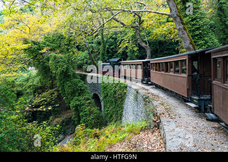 Die alten traditionellen Zug auf Mount Pelion, Griechenland Stockfoto