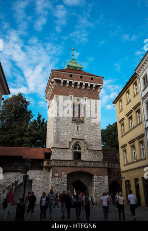 Florian Tor n der Stadtmauern von Krakau in Polen Stockfoto