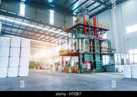 Innenraum eines Lagers in einer Textilfabrik. Stockfoto