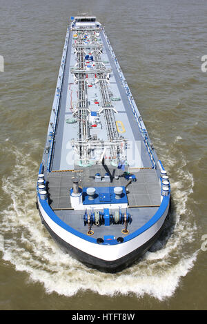 im Landesinneren Tankschiff Schifffahrt auf dem Rhein Stockfoto