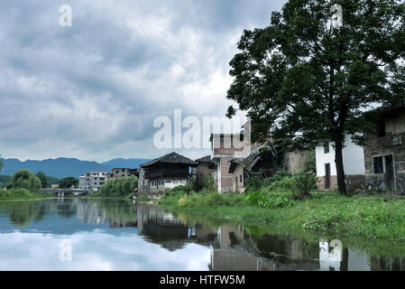 Uralte antike Dorf, in den abgelegenen Gebieten Chinas. Stockfoto