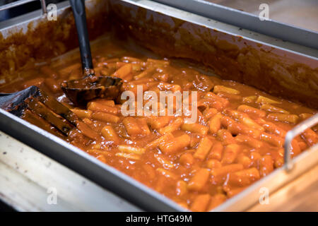 eines der berühmtesten Straße Speisen in Korea: Reiskuchen, Reiskuchen-Bokki gebraten Stockfoto