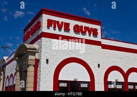 Indianapolis - ca. Juni 2016: Five Guys Restaurant. Fünf Jungs ist eine schnelle Casual Restaurant-Kette in den USA und Kanada II Stockfoto