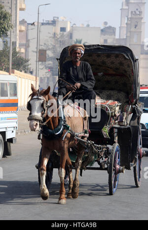 Kalesh auf den Straßen von Luxor in Ägypten Stockfoto