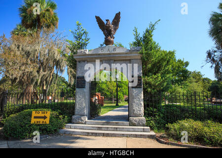 Eingang zum kolonialen Park Friedhof, Tore durch die Töchter der Amerikanischen Revolution gespendet. Stockfoto