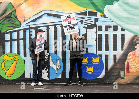 Belfast, Nordirland. 11 Mar 2017 - irisch republikanischen Gefangenen Welfare Association (IRPWA) halten einen Protest der Behandlung der republikanischen Gefangenen im Gefängnis Maghaberry HMP zu markieren. Stockfoto