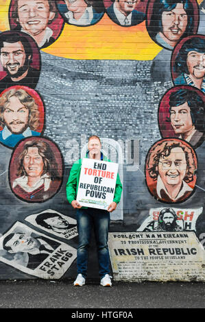 Belfast, Nordirland. 11 Mar 2017 - irisch republikanischen Gefangenen Welfare Association (IRPWA) halten einen Protest der Behandlung der republikanischen Gefangenen im Gefängnis Maghaberry HMP zu markieren. Stockfoto