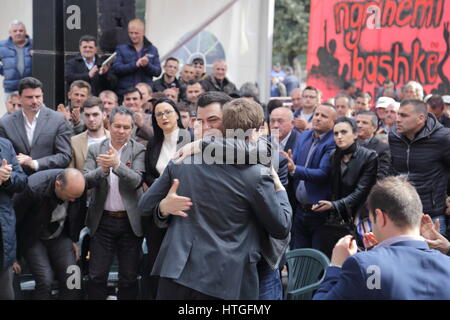 Tirana, Albanien 11. März 2017. Politische Kundgebung der Demokratischen Partei Albaniens im Zuge des Wahlkampfes 2017 in Albanien: Lulzim Basha und Jakub Sivak Stockfoto