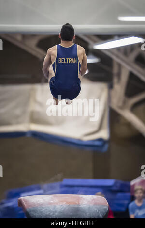 Annapolis, MD, USA. 10. März 2017. 10. März 2017: Lucas Beltran konkurriert am Sprung bei den Männern NCAA Gymnastik Treffen zwischen Navy Midshipmen, Air Force Falcons und William & Mary Tribe Macdonough Hall in Annapolis, Maryland. Bildnachweis: Scott Taetsch/ZUMA Draht/Alamy Live-Nachrichten Stockfoto