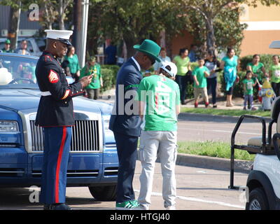 Dallas, Vereinigte Staaten 11. März 2017. Die jährliche Dallas St. Patrick's Parade stieg aus heute mit ehemaligen Dallas Polizeichef, David Brown als Grand Marshal.  Bildnachweis: Dallaspaparazzo/Alamy Live-Nachrichten Stockfoto