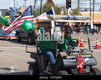 Dallas, Vereinigte Staaten 11. März 2017. Die jährliche Dallas St. Patrick's Parade stieg aus heute mit ehemaligen Dallas Polizeichef, David Brown als Grand Marshal.  Bildnachweis: Dallaspaparazzo/Alamy Live-Nachrichten Stockfoto