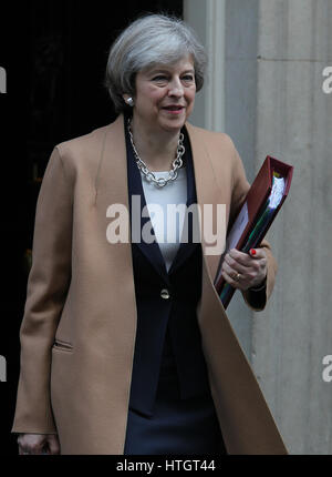 London, 15 Mär, 2017. Premierminister Theresa gesehen kann aus Downing Street 10 Frage des Ministerpräsidenten im Unterhaus. Credit: Wfpa/alamy Leben Nachrichten zu besuchen Stockfoto