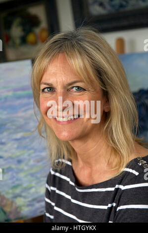 Susie Ray, Kopist/Malerin in ihrem Atelier in Cornwall Stockfoto