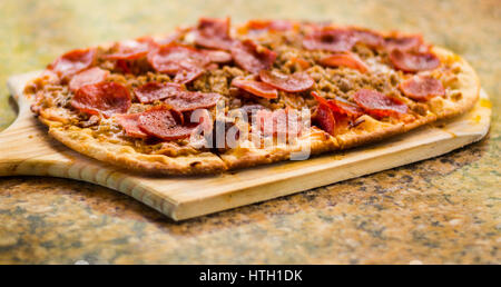 Fleisch-Liebhaber Pizza - rechteckig Stockfoto