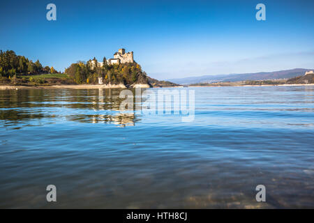 Burg am See in Niedzica, Polen Stockfoto