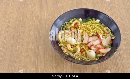 BBQ Schweinefleisch gelbe Noodle bowl Stockfoto