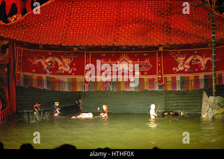 Puppen in Wassertheater in Hanoi, vietnem Stockfoto