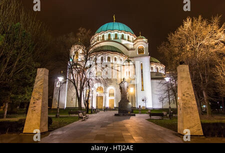 St. Sava-Denkmal vor der Kirche mit dem gleichen Namen in Belgrad, Serbien Stockfoto