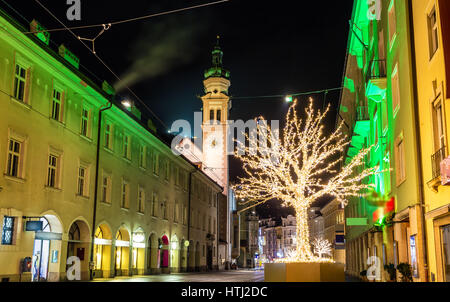 Weihnachtsschmuck in Innsbruck - Österreich Stockfoto