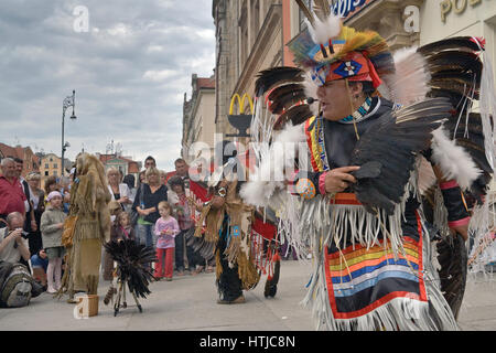 Südamerikanischen Indianer am Rynek (Marktplatz) in Breslau, Niederschlesien, Polen Stockfoto