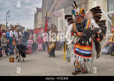 Südamerikanischen Indianer am Rynek (Marktplatz) in Breslau, Niederschlesien, Polen Stockfoto