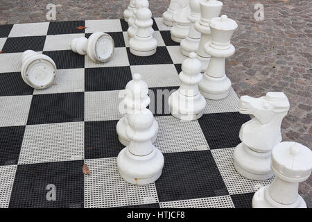 Giant outdoor Chess Set, Schweden, Skandinavien Stockfoto