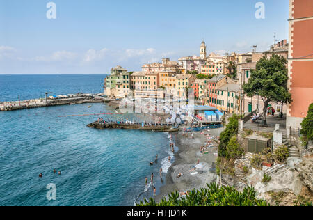 Panoramablick auf Bogliasco, Rivera di Levante Liguria, Nordwestitalien Stockfoto