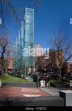 Studenten besuchen das Holocaust-Museum auf der Greenway in Boston, Massachusetts Stockfoto