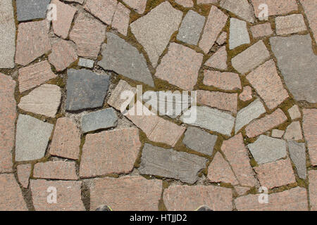 Brücke von Steinen in verschiedenen Formen und Farben. Stockfoto