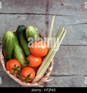 Vietnamesische Speisen, Garnelen paste Koch mit Schweinefleisch, eine tägliche Mahlzeit von Vietnam Essen, billige und Ernährung essen, können mit Tomate, Gurke Stockfoto