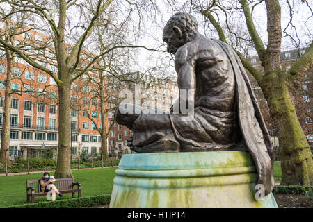 Statue von Mahatma Gandhi, modelliert von Fredda brillant, in Tavistock Square, London, UK. Stockfoto